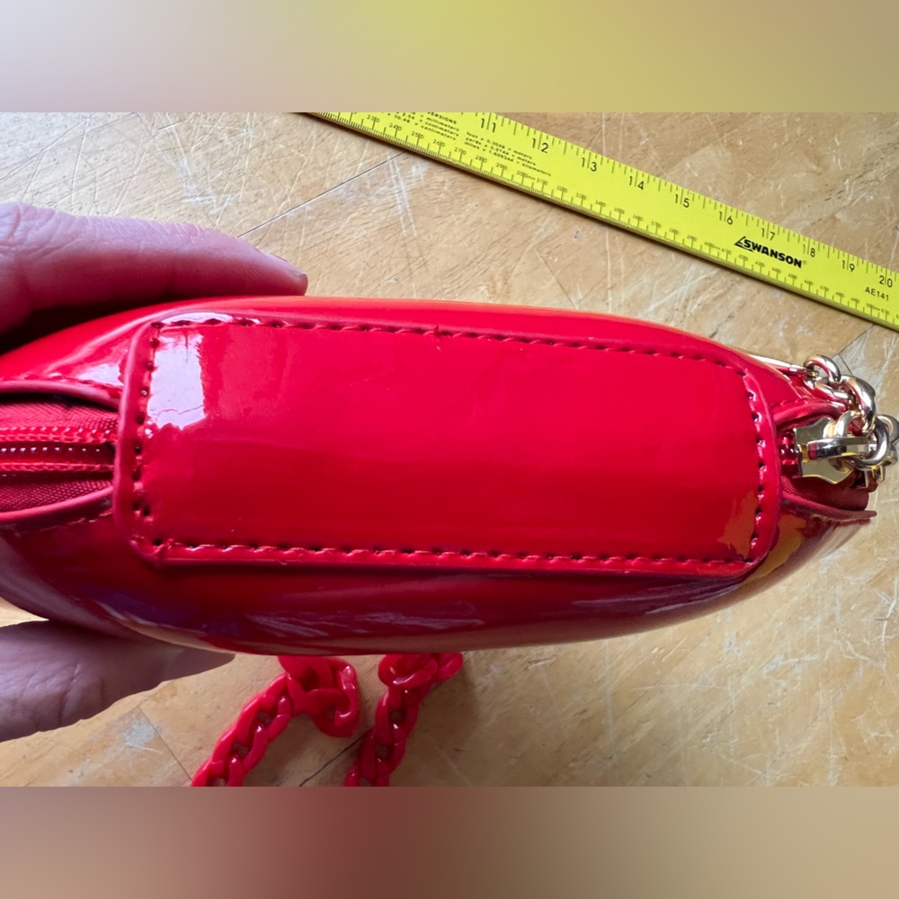 Red Lip-Shaped Women's purse Betsy Johnson vintage - Picture 5 of 16